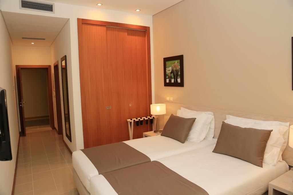 Fly Hotel Luanda Exteriör bild